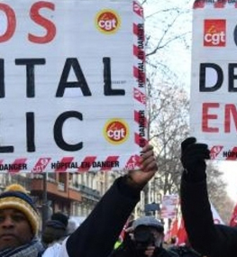Nhân viên y tế và giáo viên Pháp biểu tình phản đối điều kiện lao động xuống cấp