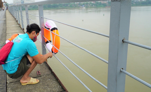 Những mong ước nhân văn từ ý tưởng lắp phao cứu sinh trên cầu từ Lào Cai - Thái Bình