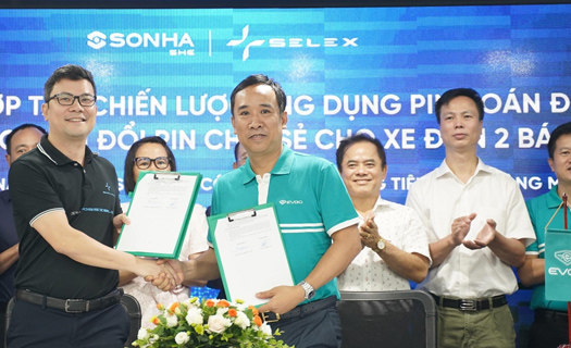 Tập đoàn Sơn Hà và SELEX MOTORS ký kết hợp tác về pin cho xe điện hai bánh EVGO