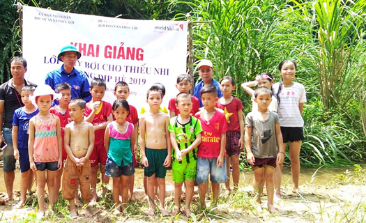 Lục Yên, Yên Bái: Giảm tỷ lệ đuối nước cho trẻ từ mô hình dạy bơi tại suối