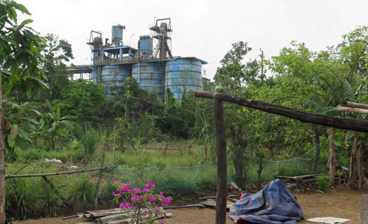 Quảng Ngãi: Dân sống mòn mỏi cạnh nhà máy xi măng