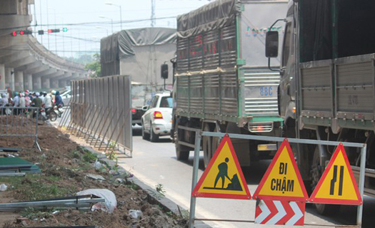 Phân luồng đường gom cao tốc Hà Nội - Hải Phòng và đầu cầu Thanh Trì