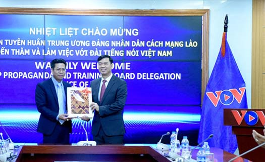 Đoàn Ban Tuyên huấn Trung ương Lào thăm và tìm hiểu hoạt động của VOV