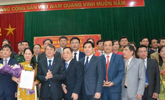 Cao Bằng công bố quyết định sáp nhập 3 Đảng bộ huyện