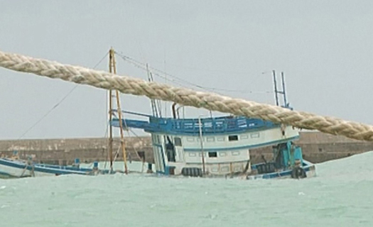 Nguy cơ tràn dầu trên diện rộng do tàu chở dầu bị chìm ở đảo Phú Quý