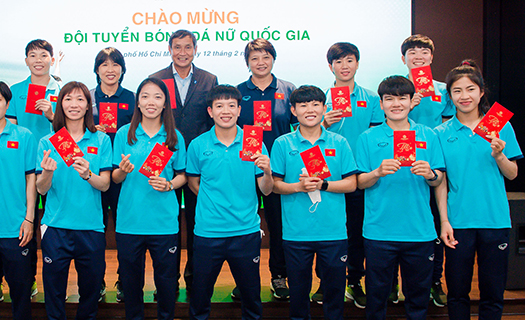 Hưng Thịnh Land trao thưởng 2 tỷ đồng cho đội tuyển bóng đá nữ quốc gia Việt Nam