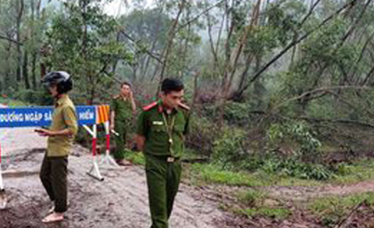 Thủy điện Rào Trăng 3 sạt lở: Vẫn chưa liên lạc được với 13 người trong đoàn cứu hộ