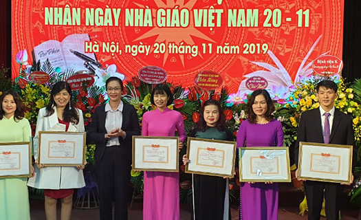 Học viện Y Dược học Cổ truyền Việt Nam đón nhận Bằng khen của Bộ Y tế