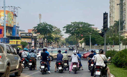 Đèn giao thông: Muốn thông minh... cũng khó