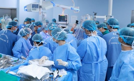 30 Tết: 150 người thực hiện ca lấy-ghép đa tạng từ người cho chết não tại BV TWQĐ 108