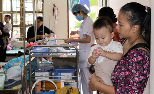 Yên Bái: Thời tiết chuyển mùa, trẻ em nhập viện tăng
