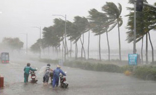 Áp thấp nhiệt đới có khả năng mạnh lên thành bão trên biển Đông, khẩn trương ứng phó