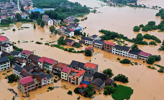 Hội Chữ thập đỏ Việt Nam hỗ trợ khẩn cấp 2,6 tỷ đồng cho các gia đình ở miền Trung