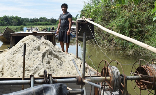 Bao giờ chấm dứt nạn cát tặc trên sông Bồ, Thừa Thiên Huế?