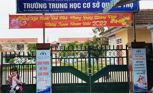 Quảng Bình:  Hiệu trưởng, kế toán bị tố thu - chi khuất tất, hành hung viên chức